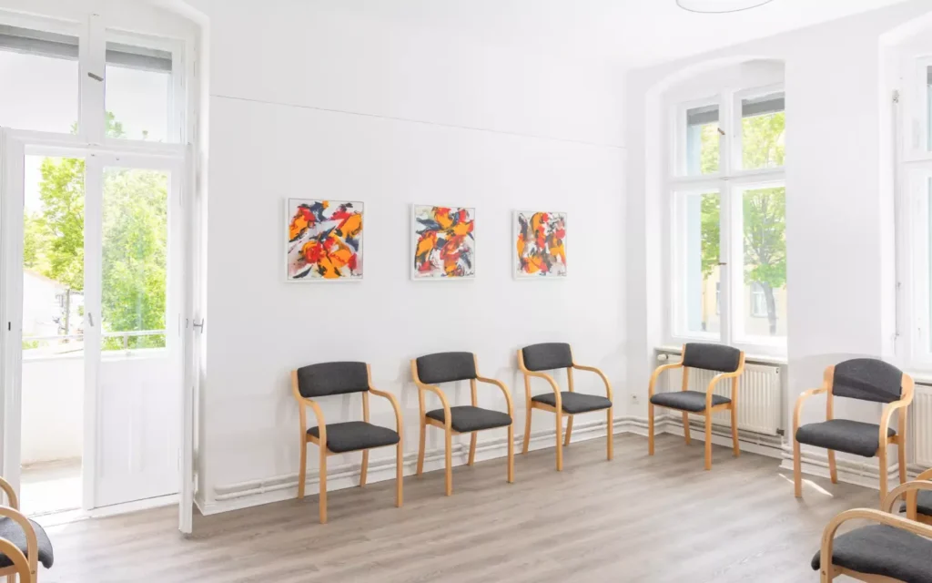 Wartebereich der Konzeptdental-Praxis in Berlin-Reinickendorf